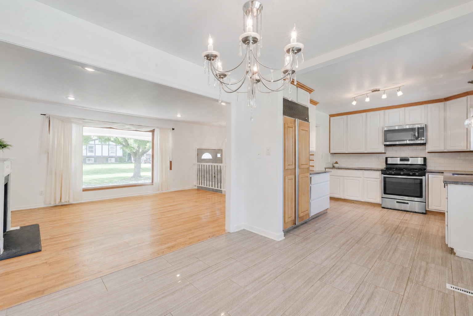945 Nottingham Lane, Crystal Lake, IL 60014