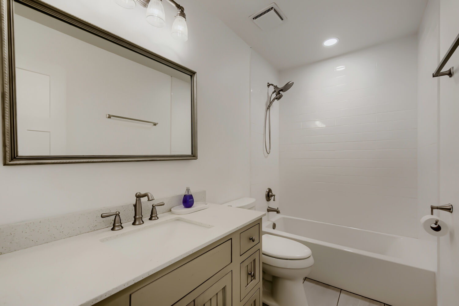 22888 W North Lakewood Lane, Lake Zurich, IL 60047