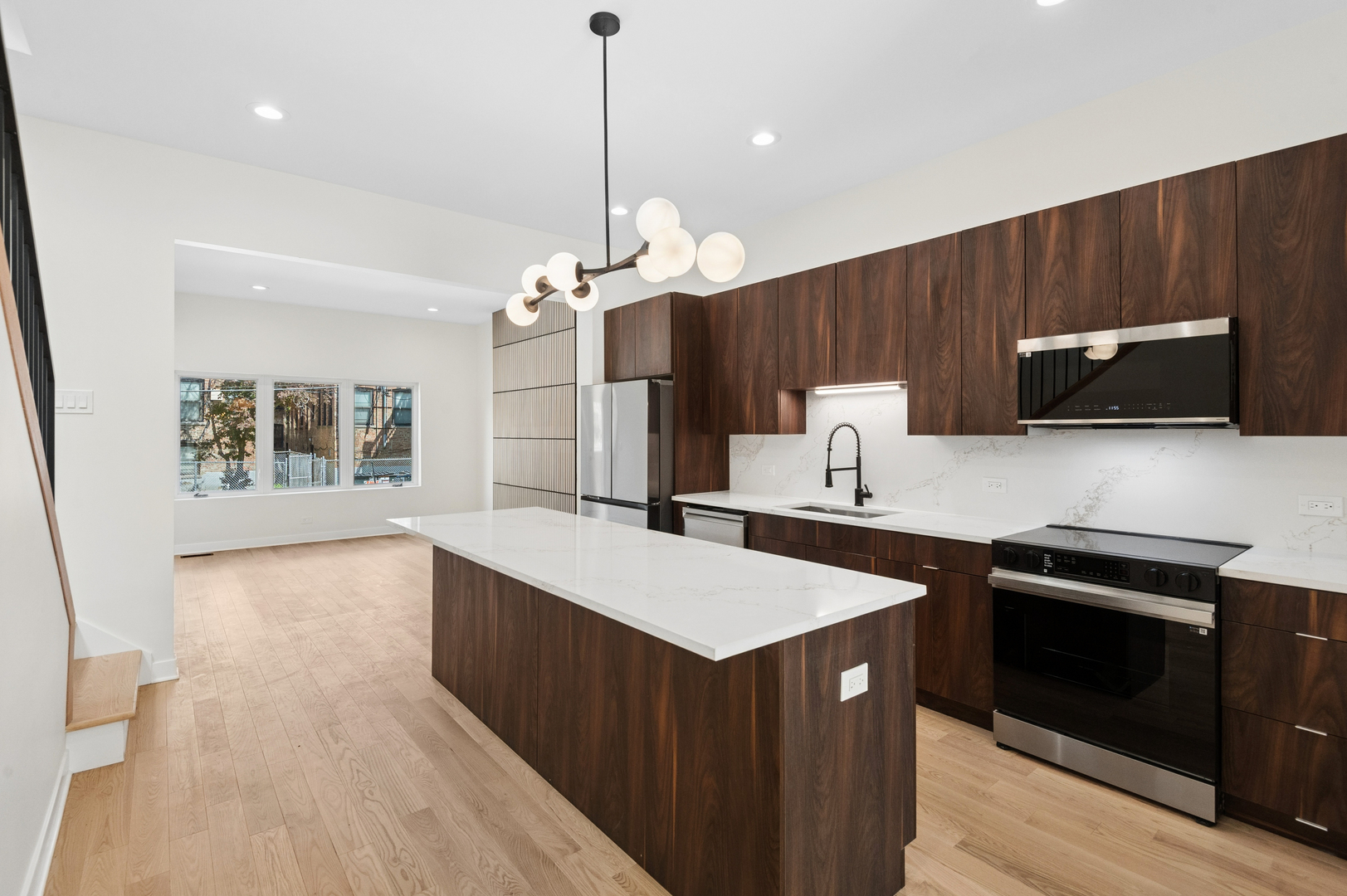 4717 S Ingleside Avenue, Chicago, IL 60615
