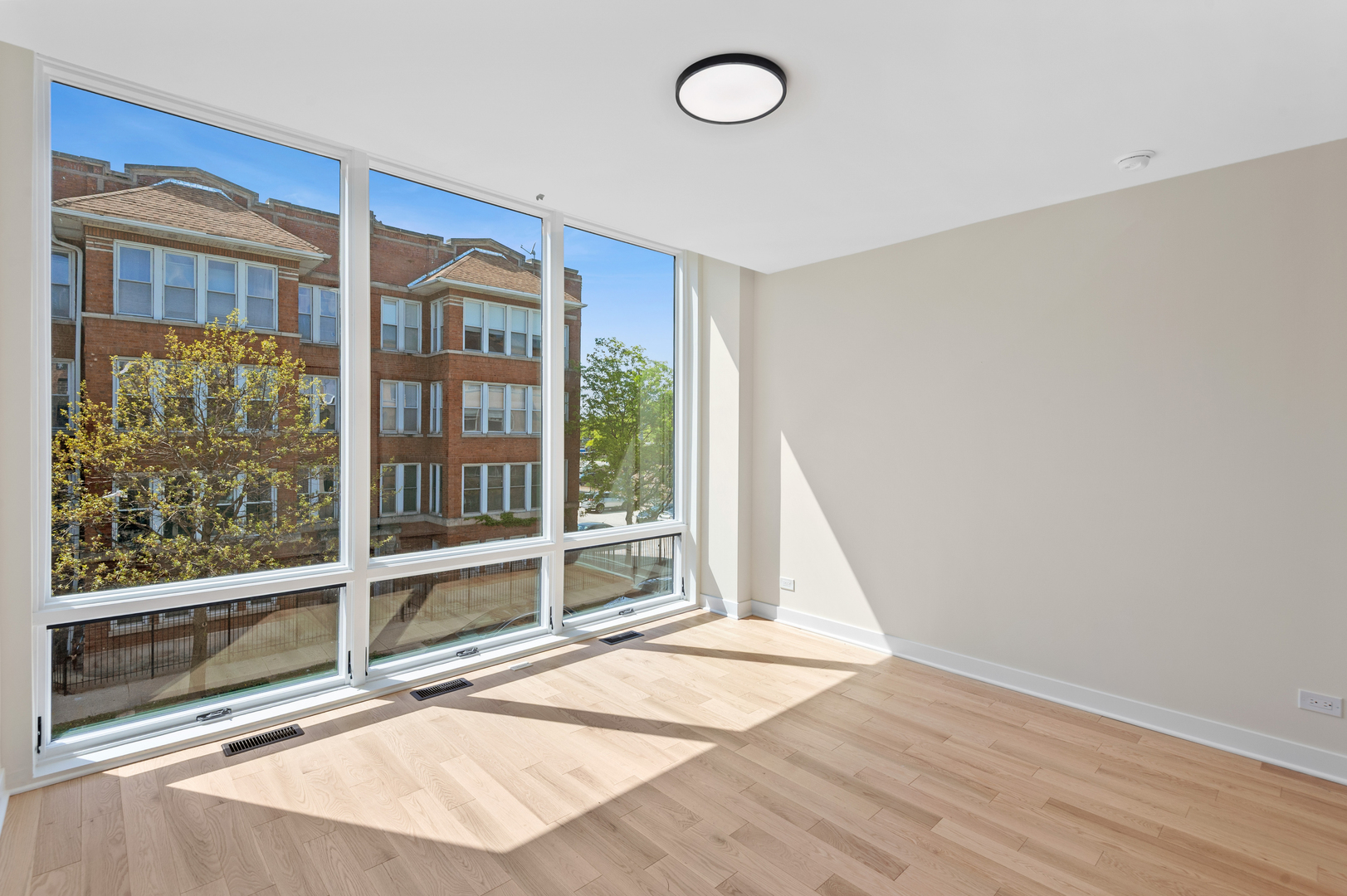 4717 S Ingleside Avenue, Chicago, IL 60615