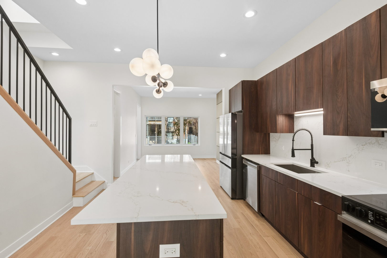 4717 S Ingleside Avenue, Chicago, IL 60615