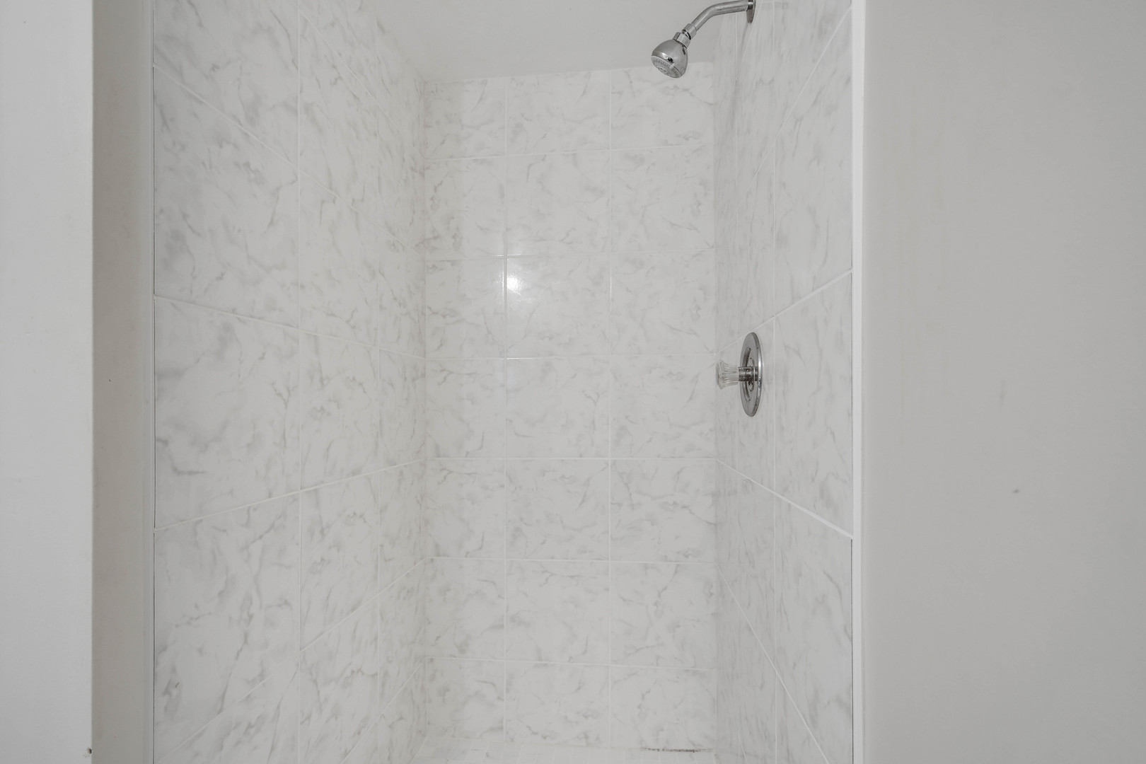 5960 Lake Bluff Drive #302, Tinley Park, IL 60477