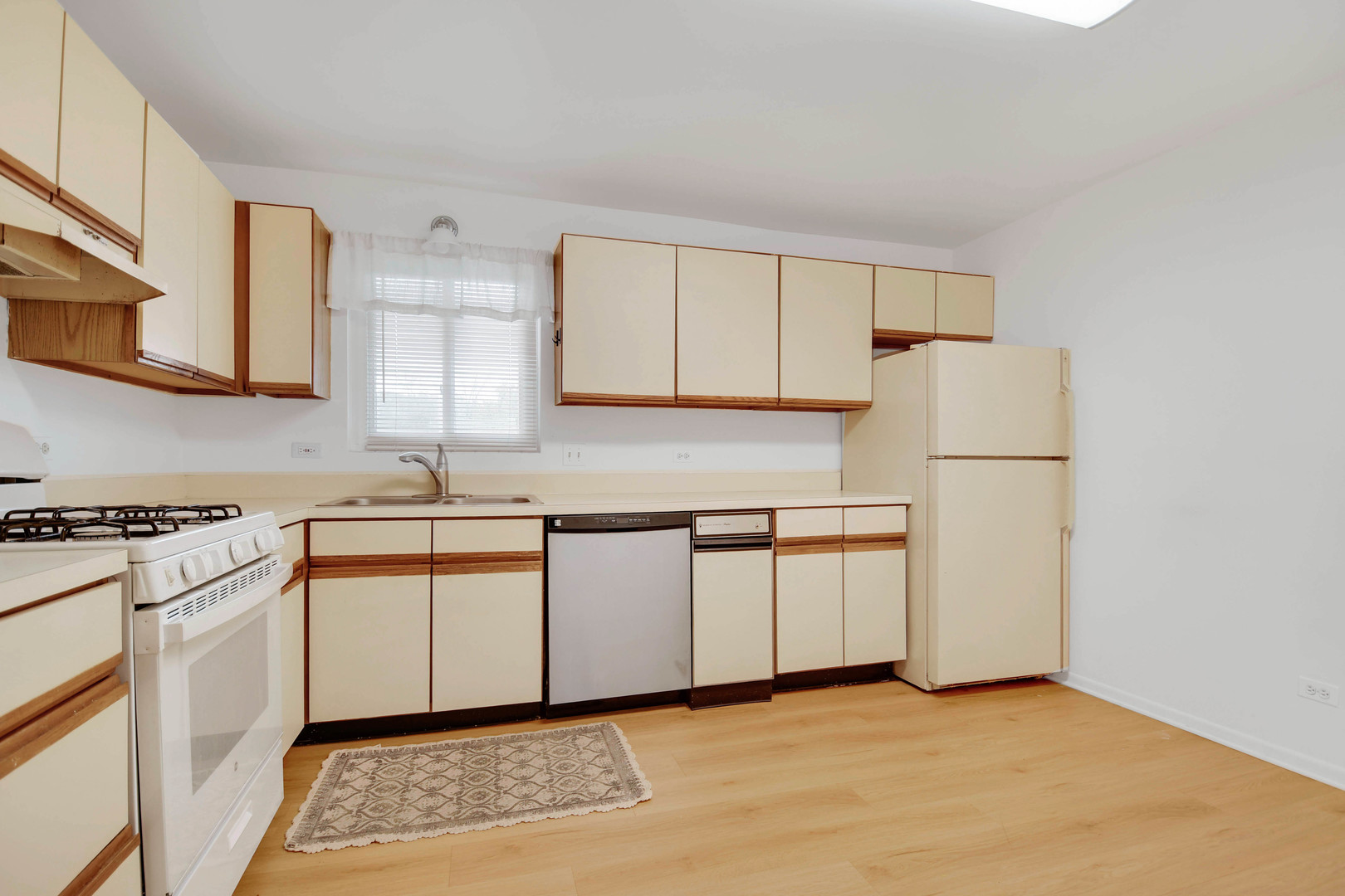 5960 Lake Bluff Drive #302, Tinley Park, IL 60477