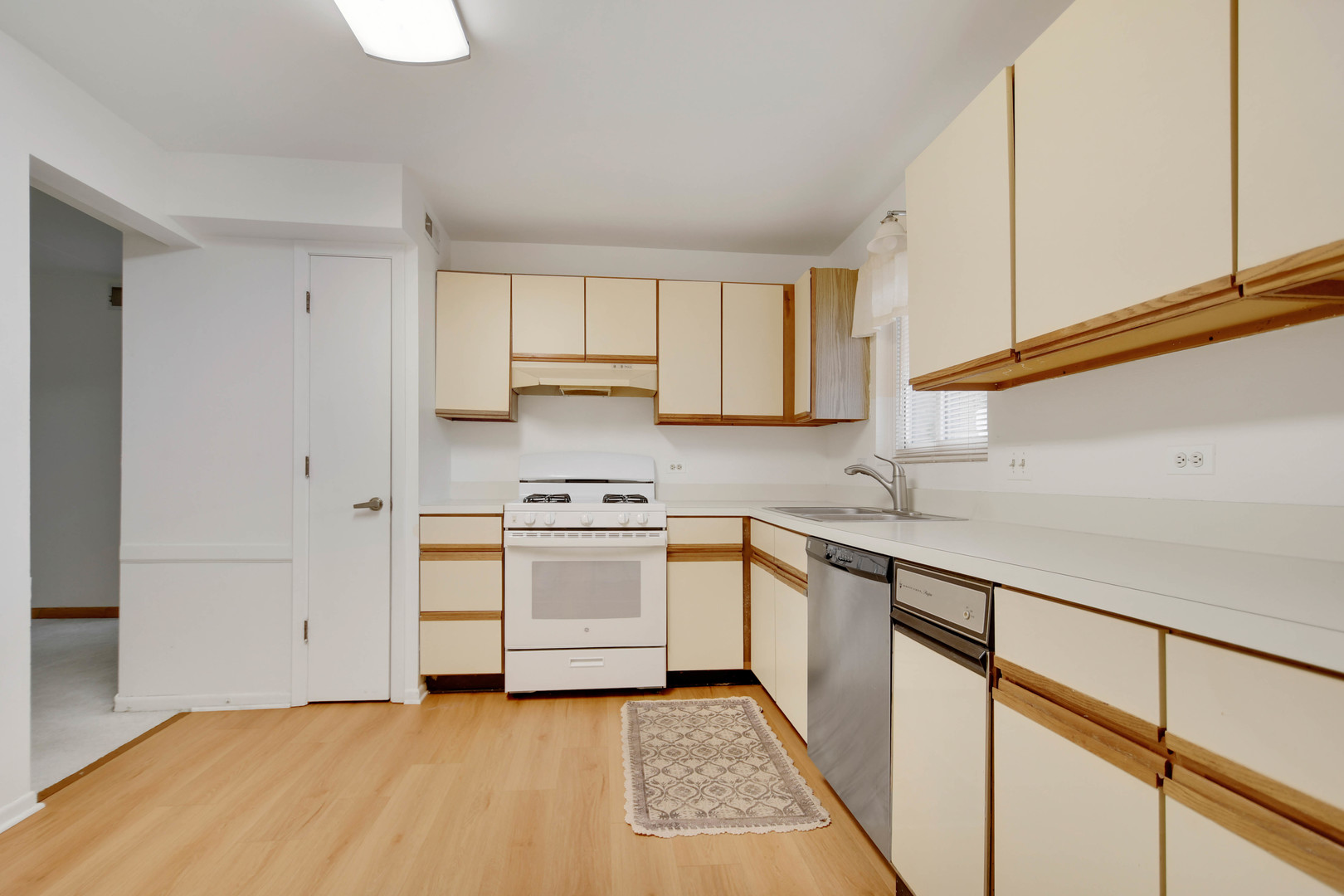 5960 Lake Bluff Drive #302, Tinley Park, IL 60477