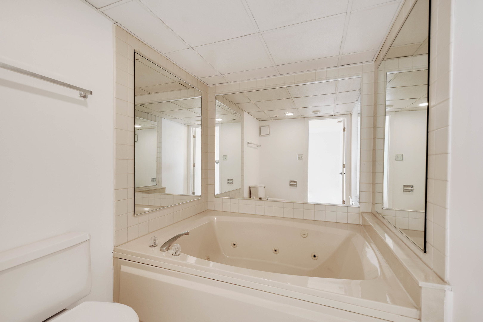 5960 Lake Bluff Drive #302, Tinley Park, IL 60477