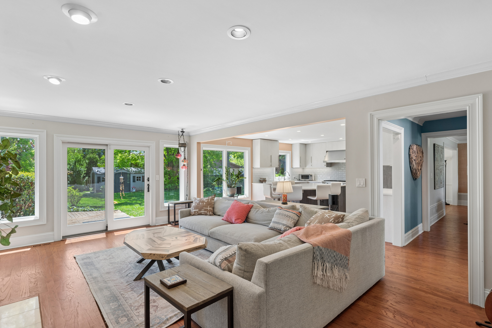 828 Woodleigh Avenue, Highland Park, IL 60035