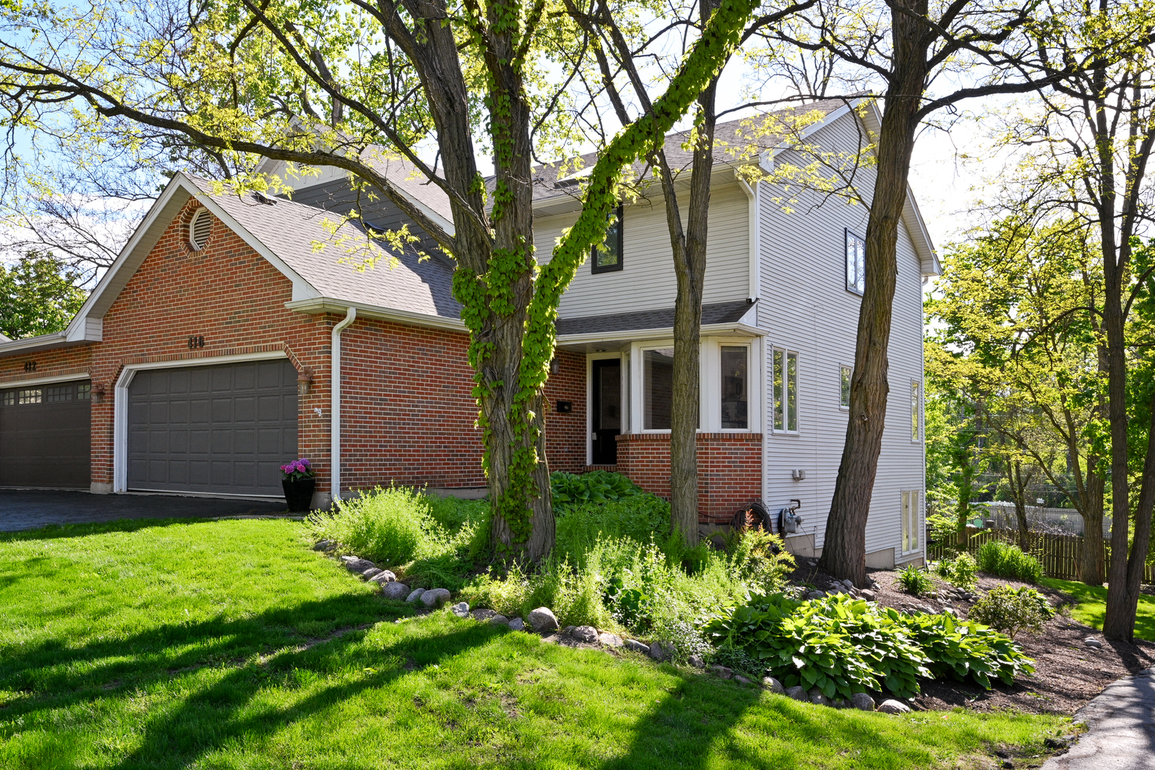 416 Lawrence Avenue, Glen Ellyn, IL 60137