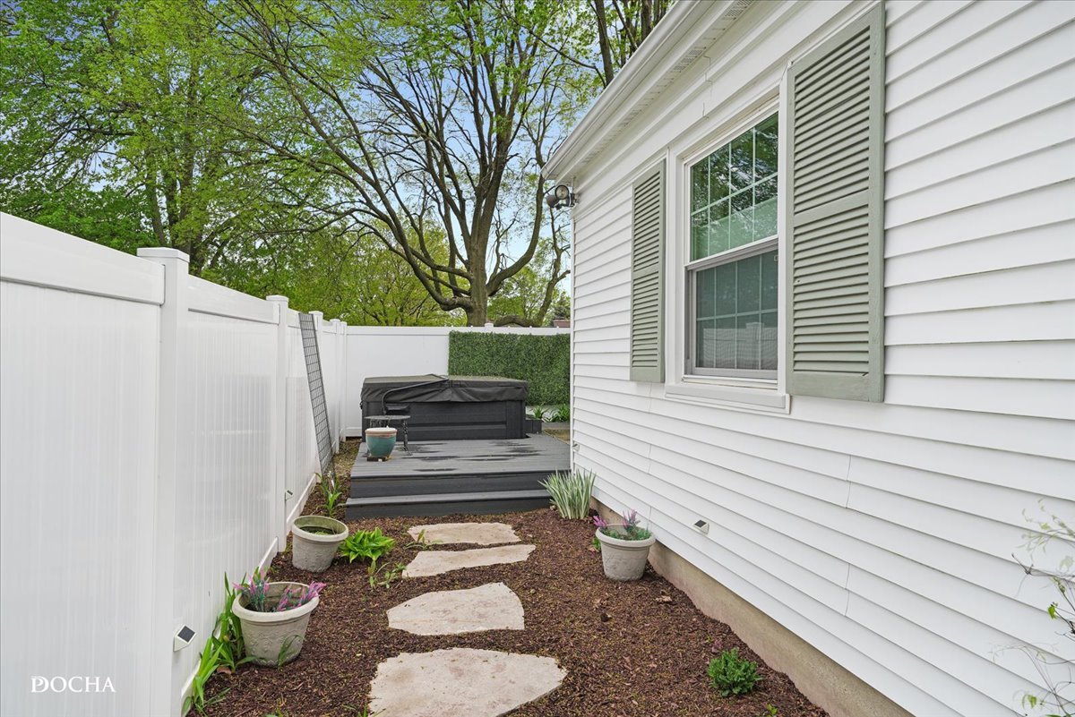 1421 Garfield Avenue, Aurora, IL 60506