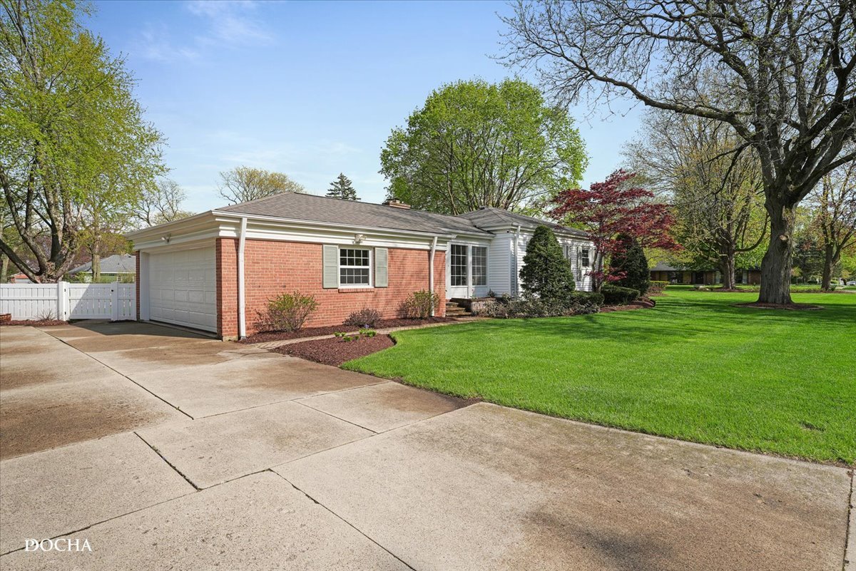 1421 Garfield Avenue, Aurora, IL 60506