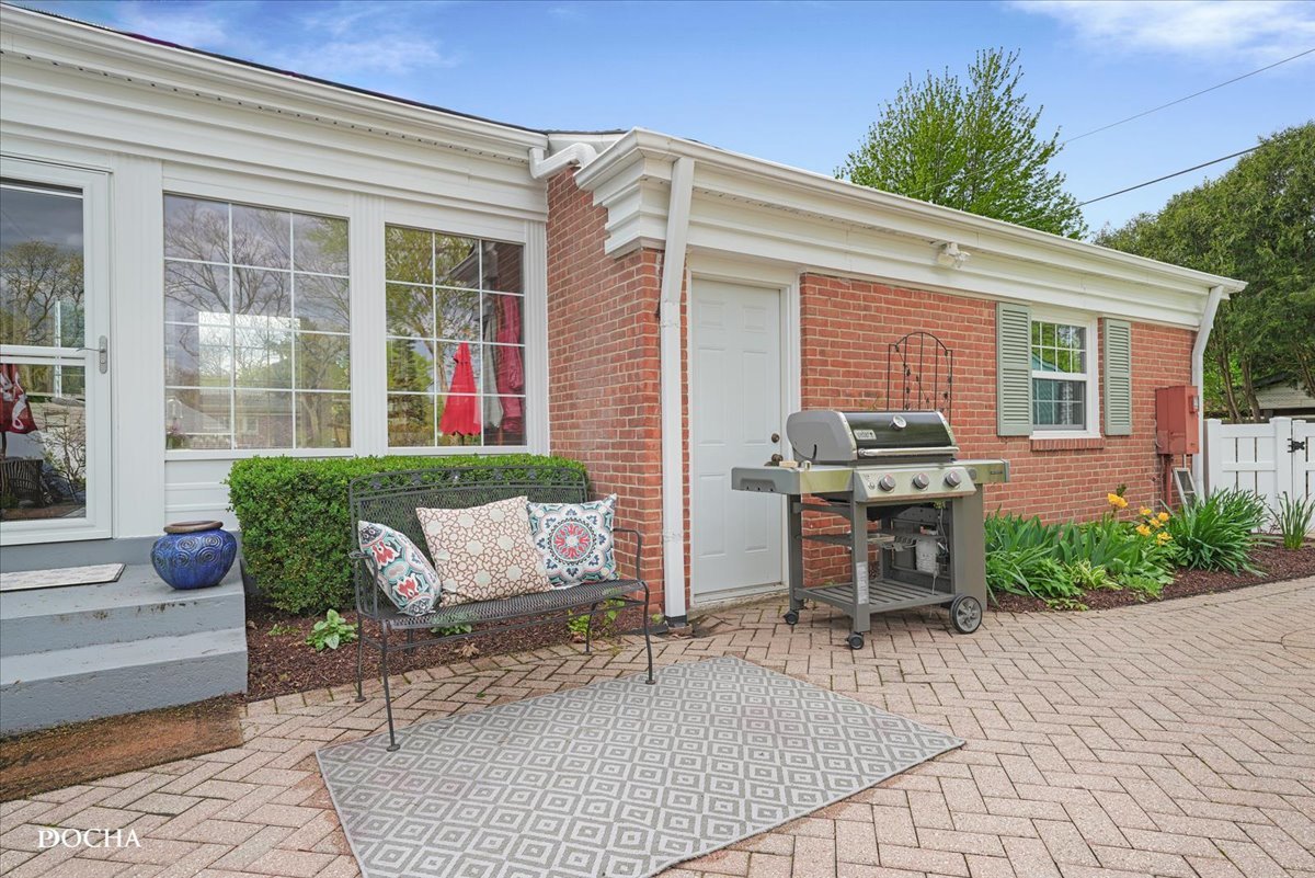 1421 Garfield Avenue, Aurora, IL 60506