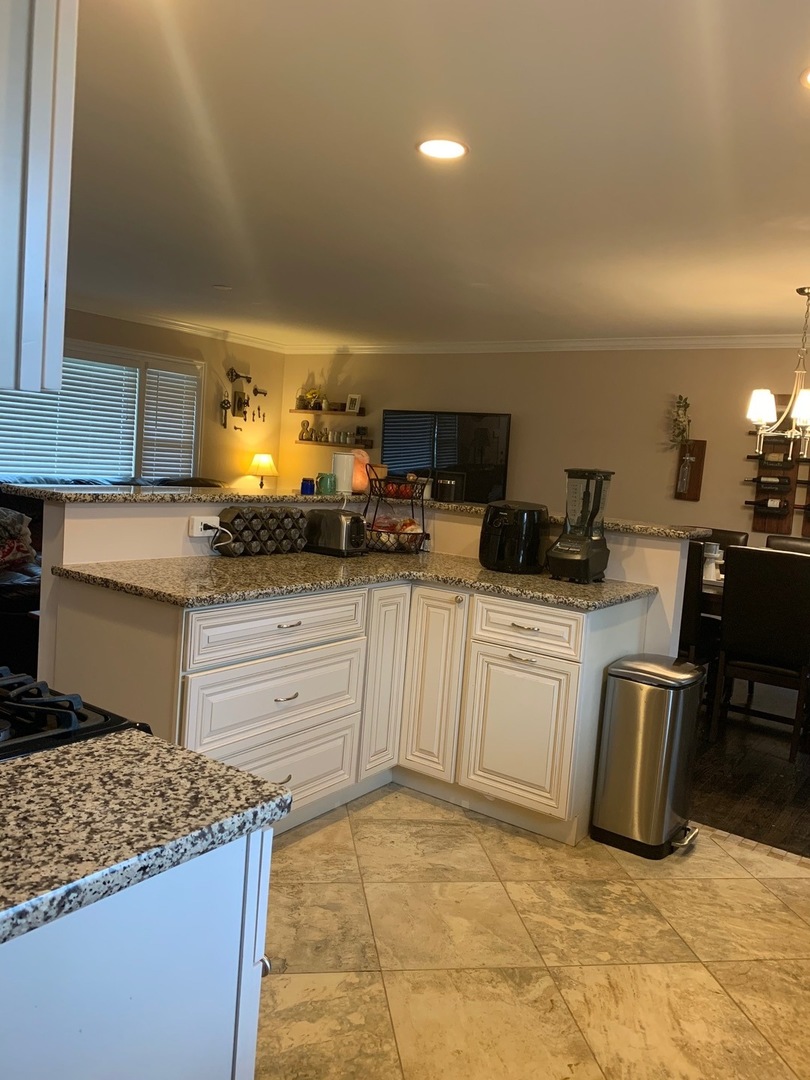 916 Lilac Lane, Naperville, IL 60540