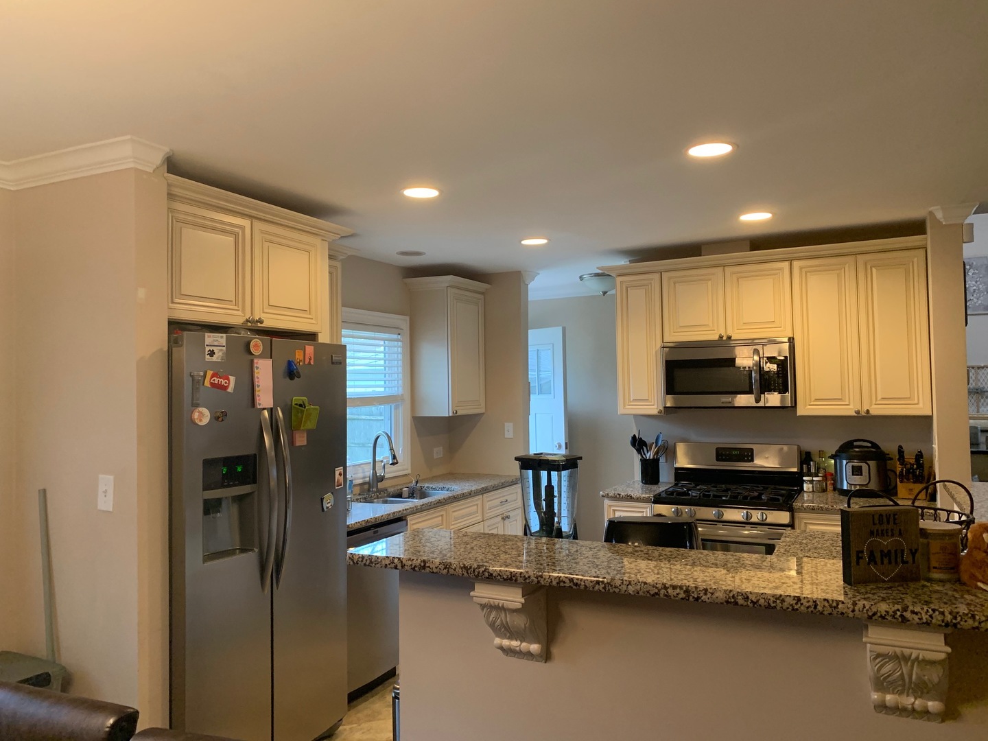 916 Lilac Lane, Naperville, IL 60540