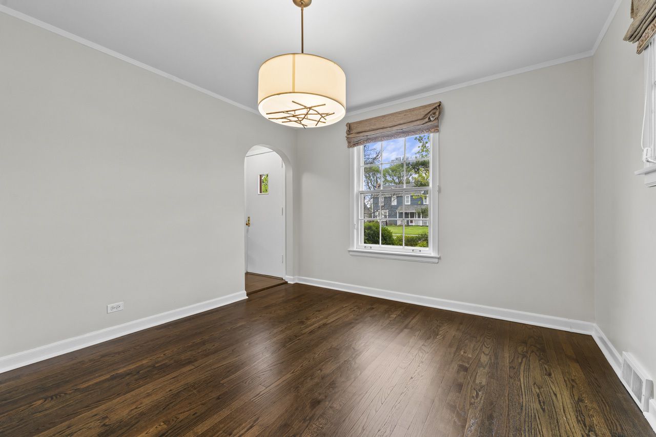 168 N Geneva Avenue, Elmhurst, IL 60126