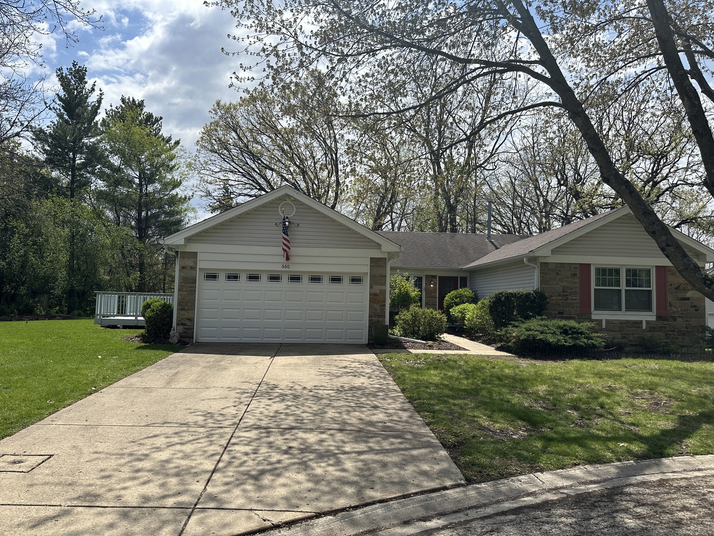 660 Juniper Circle, Algonquin, IL 60102