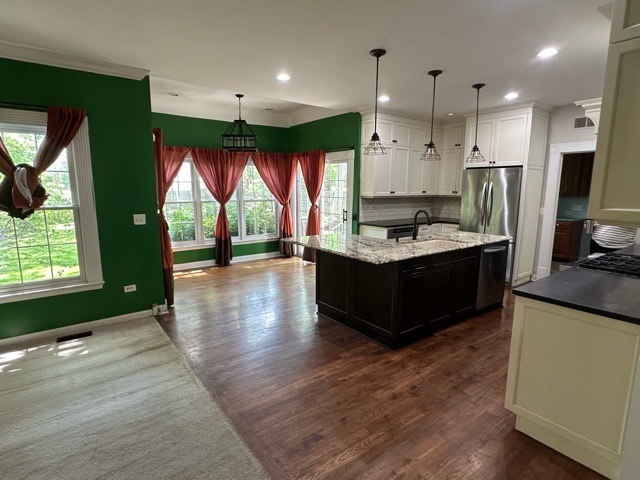 4463 Cornell Avenue, Gurnee, IL 60031