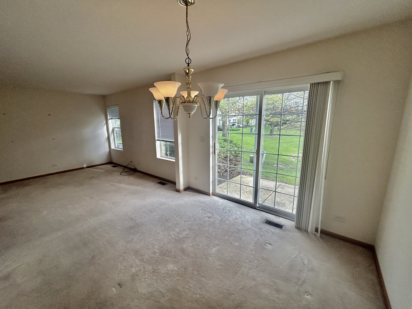 2482 Stoughton Circle, Aurora, IL 60502