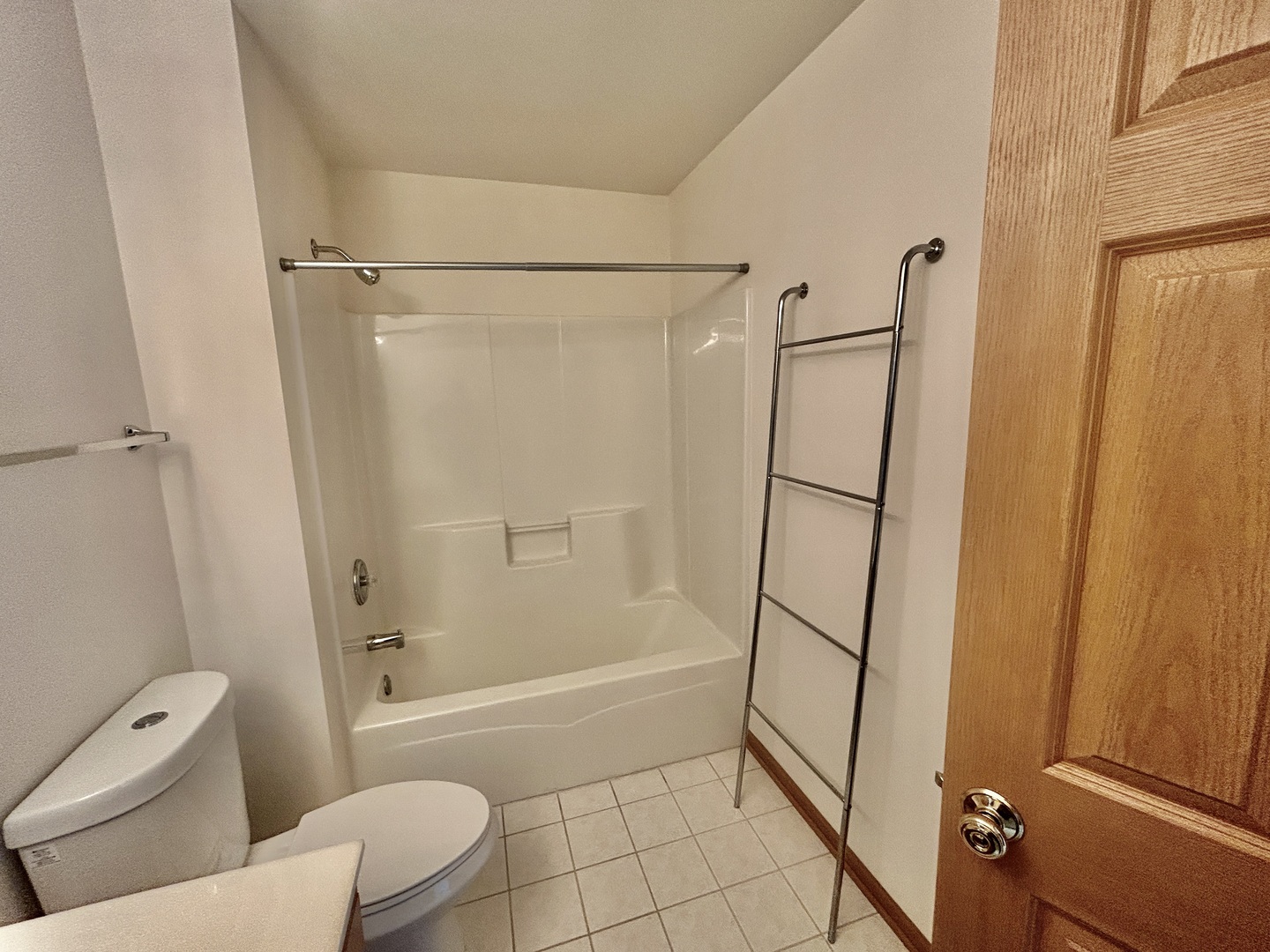 2482 Stoughton Circle, Aurora, IL 60502