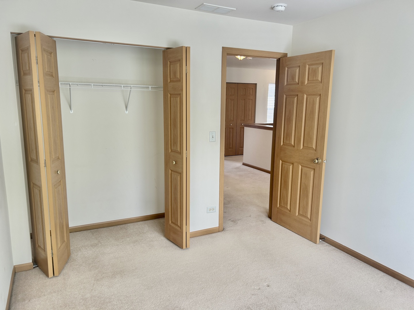 2482 Stoughton Circle, Aurora, IL 60502