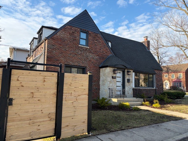 9001 S Claremont Avenue, Chicago, IL 60643