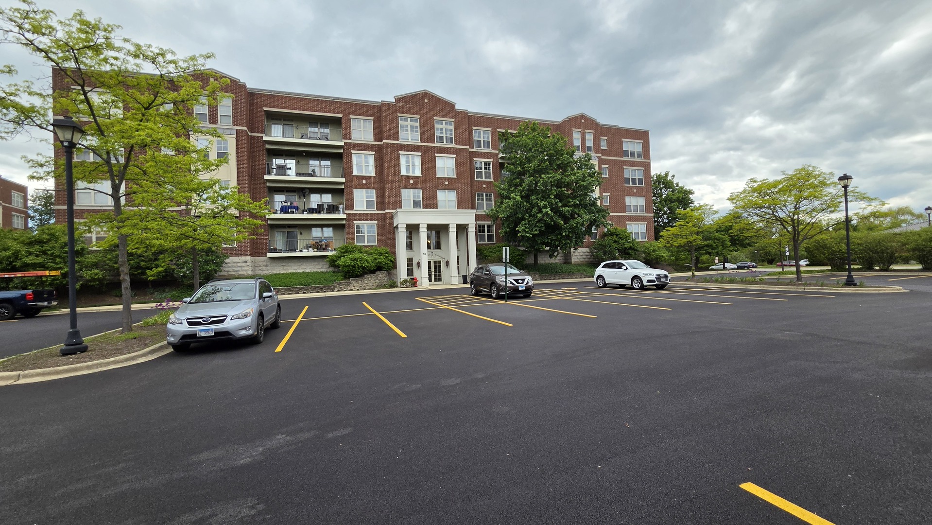 715 Astor Lane #401, Wheeling, IL 60090