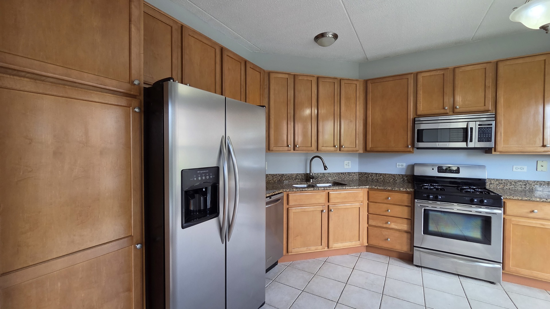 715 Astor Lane #401, Wheeling, IL 60090