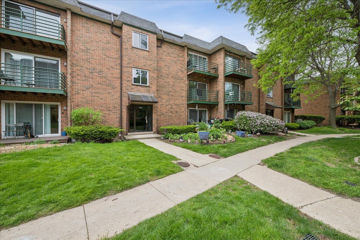 920 Casey Court #5, Schaumburg, IL 60173