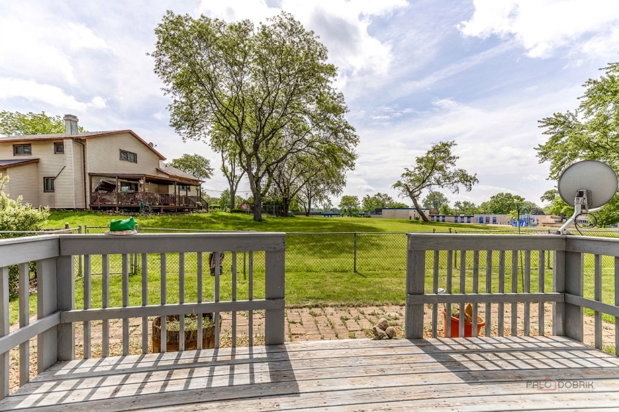 793 Santa Fe Court, Carol Stream, IL 60188