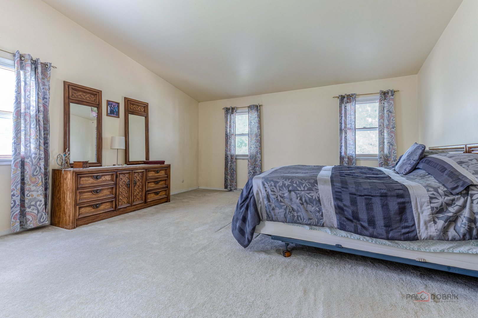 793 Santa Fe Court, Carol Stream, IL 60188