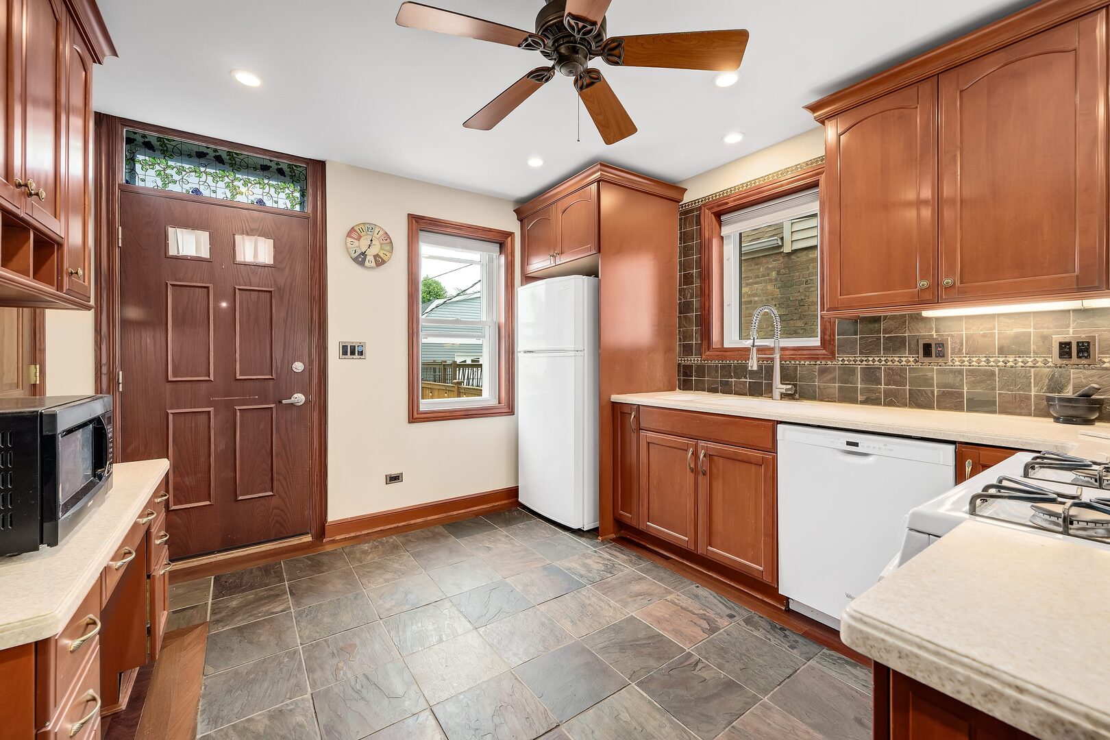 6217 S Mason Avenue, Chicago, IL 60638