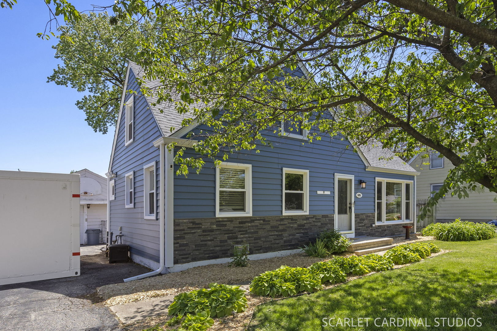 635 N Edgewood Avenue, Lombard, IL 60148