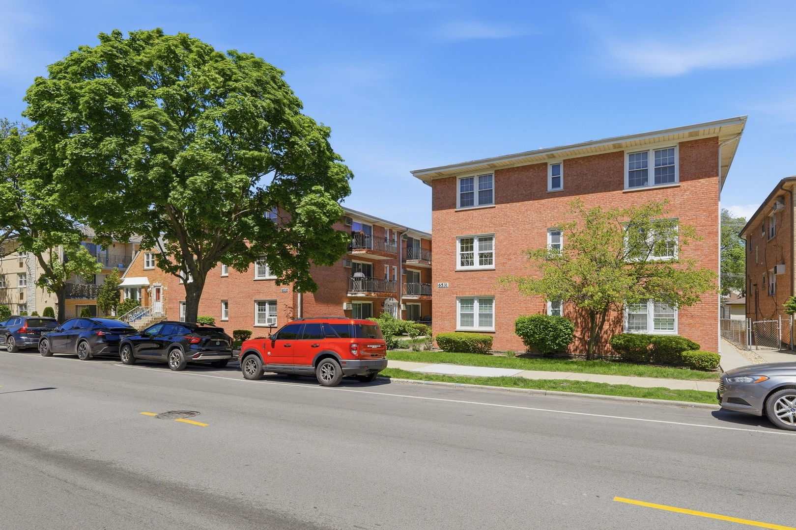 6535 N Northwest Highway #1F, Chicago, IL 60631