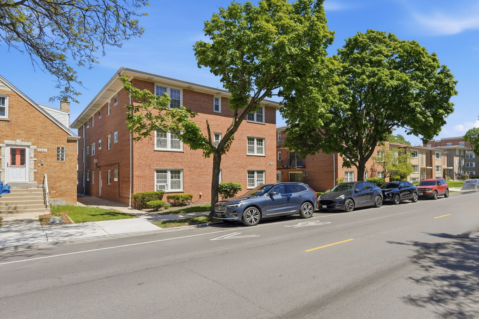 6535 N Northwest Highway #1F, Chicago, IL 60631