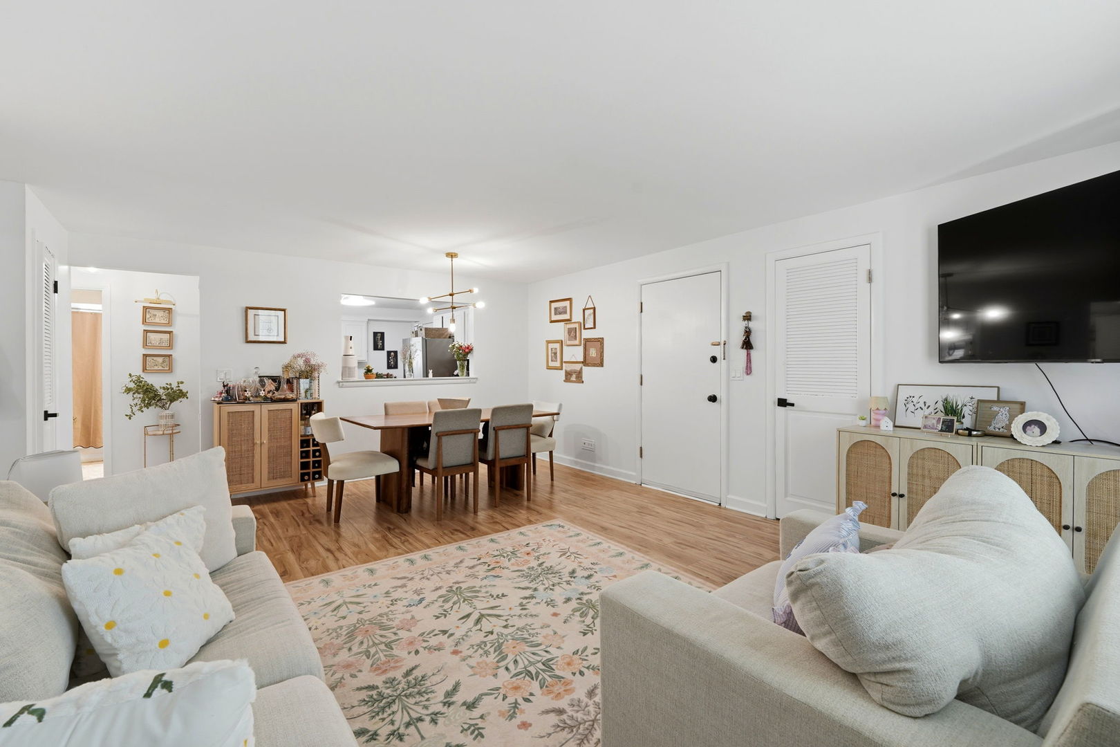 6535 N Northwest Highway #1F, Chicago, IL 60631