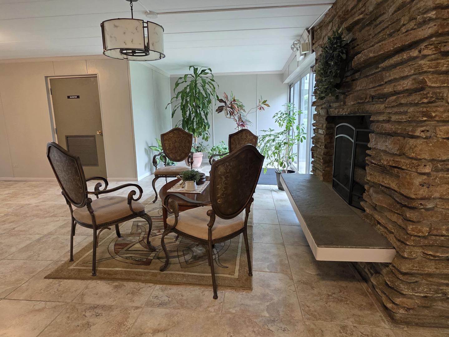 127 N Wolf Road #41A, Wheeling, IL 60090