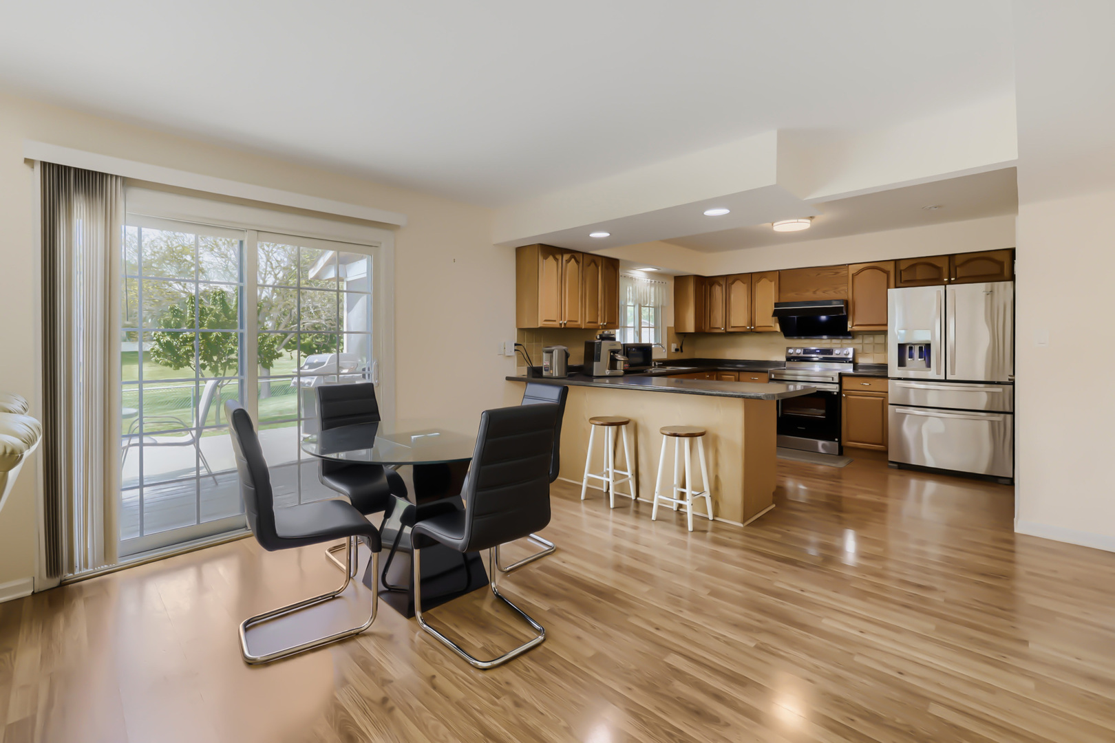 4092 Victoria Drive, Hoffman Estates, IL 60192