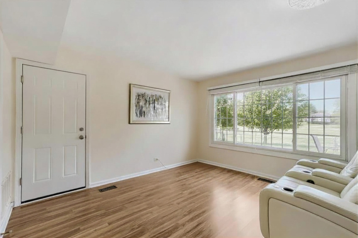 4092 Victoria Drive, Hoffman Estates, IL 60192