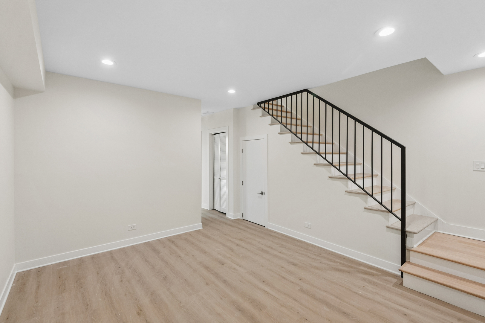 4719 S Ingleside Avenue, Chicago, IL 60615