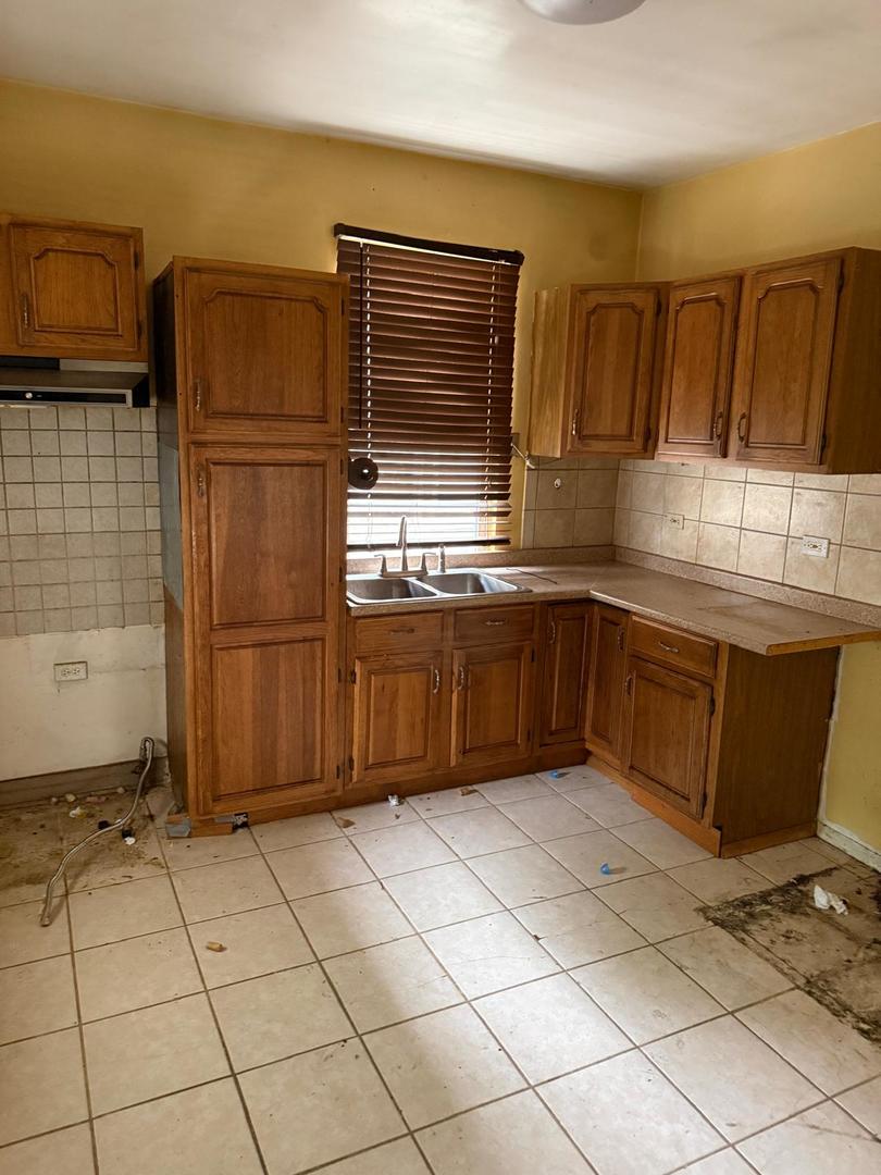 8148 S Blackstone Avenue, Chicago, IL 60619