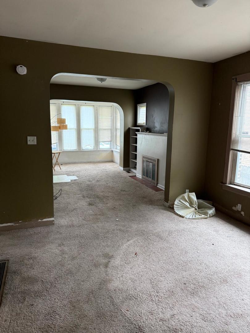 8148 S Blackstone Avenue, Chicago, IL 60619