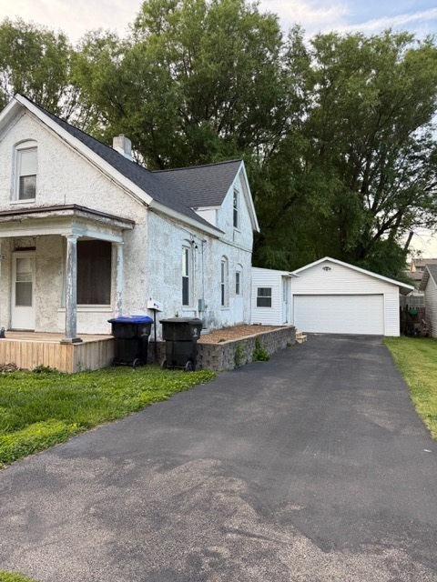 1005 W Taylor Street, Bloomington, IL 61701