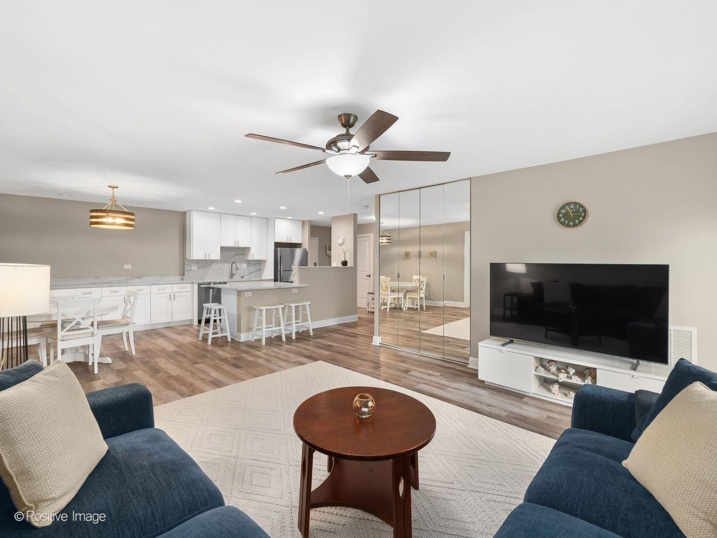 120 Lakeview Drive #417, Bloomingdale, IL 60108
