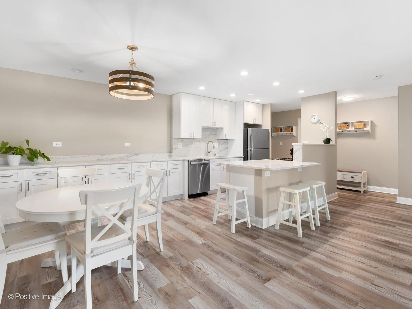 120 Lakeview Drive #417, Bloomingdale, IL 60108