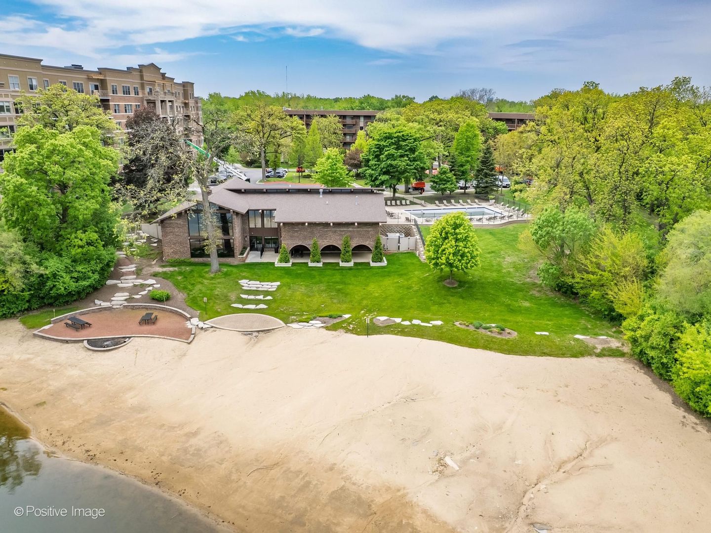 120 Lakeview Drive #417, Bloomingdale, IL 60108