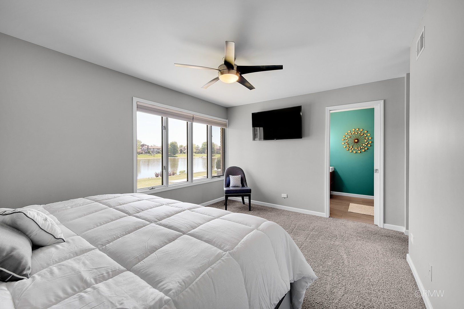 1245 Biscayne Drive, Elk Grove Village, IL 60007