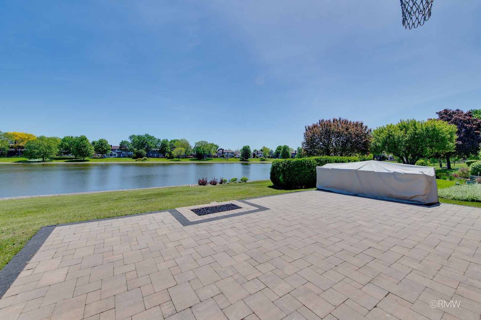 1245 Biscayne Drive, Elk Grove Village, IL 60007