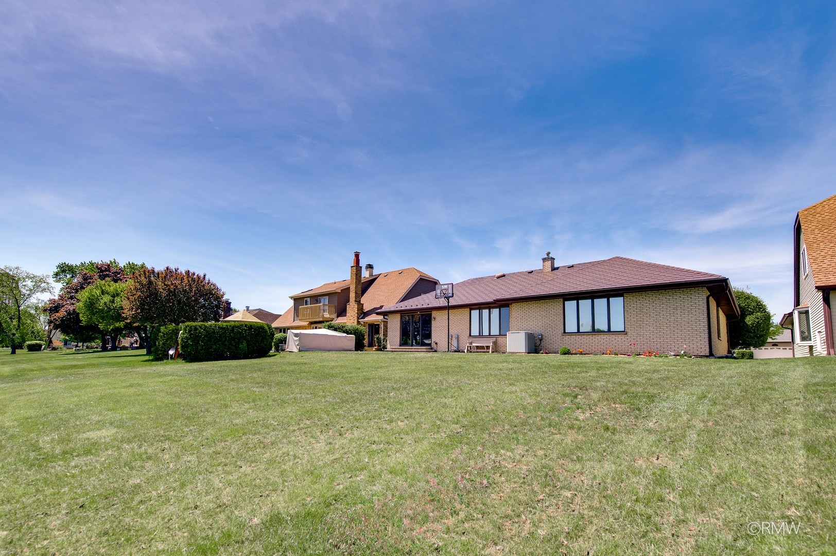 1245 Biscayne Drive, Elk Grove Village, IL 60007