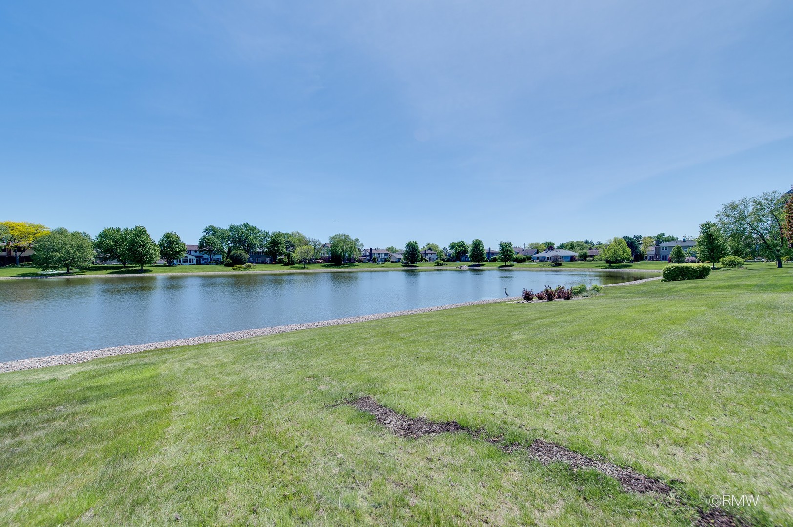 1245 Biscayne Drive, Elk Grove Village, IL 60007