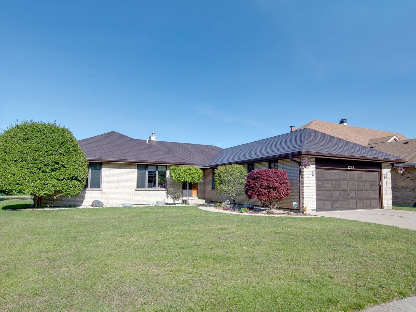 1245 Biscayne Drive, Elk Grove Village, IL 60007