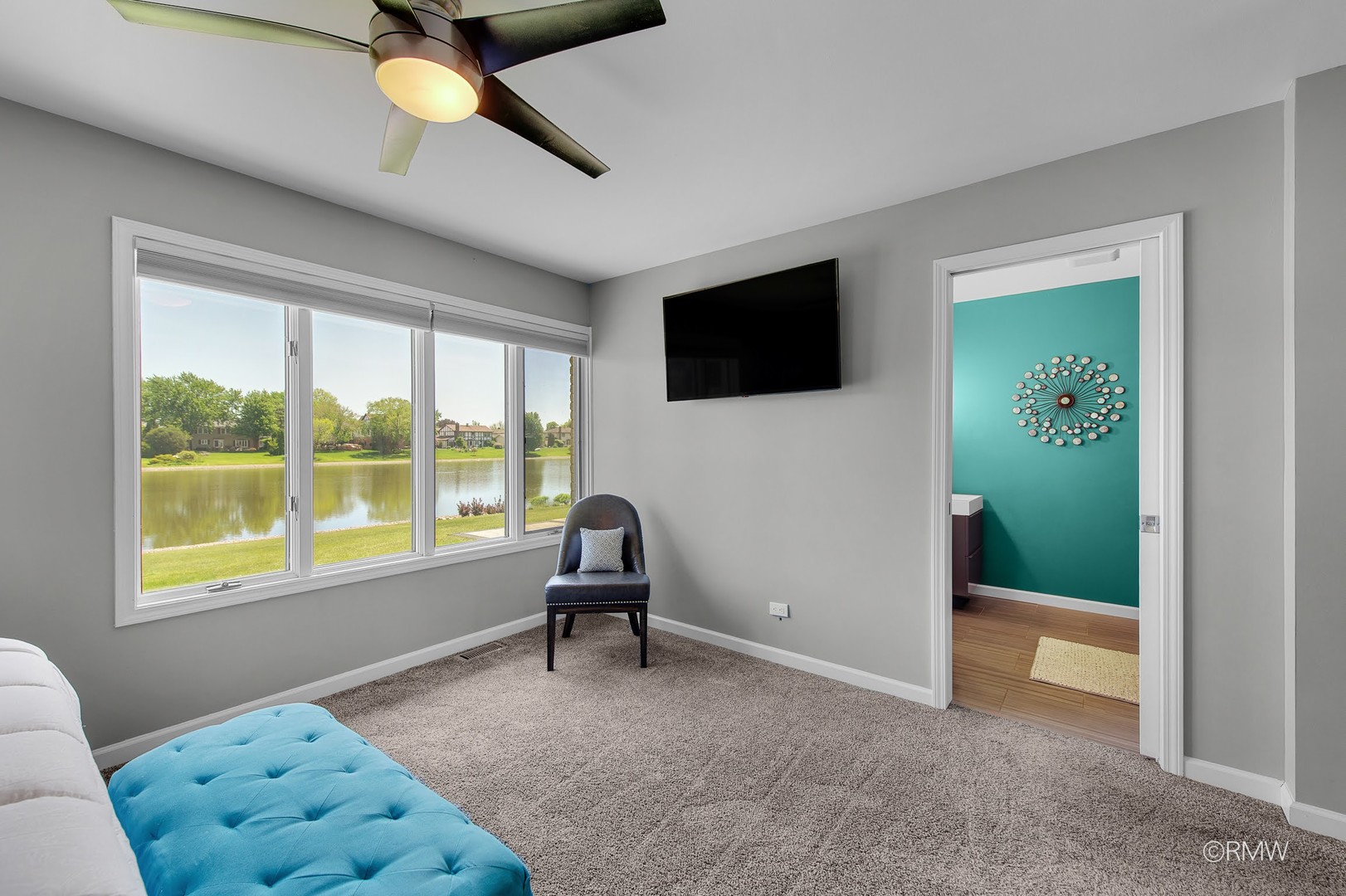 1245 Biscayne Drive, Elk Grove Village, IL 60007