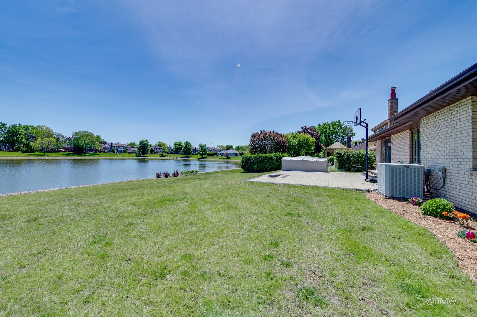 1245 Biscayne Drive, Elk Grove Village, IL 60007